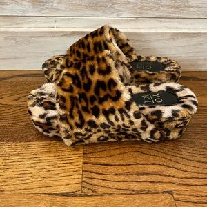 Cheetah print fur platform slides